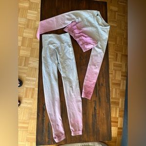 Gymshark Seamless Adapt Ombré Set in Grey/Pink - Top: SIZE S Leggings: SIZE M